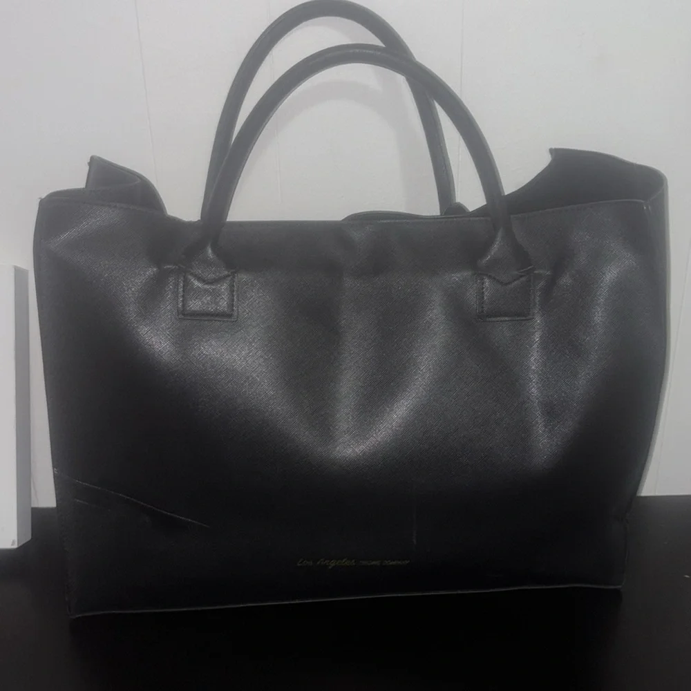 I speak Fluent Italian Vegan leather designer black tote-LA/TC - Picture 5 of 9